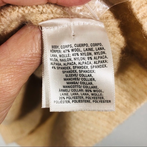 🔥MOVING SALE🔥 Anthropologie Moth oversized sweater oversized small. - Picture 2 of 9